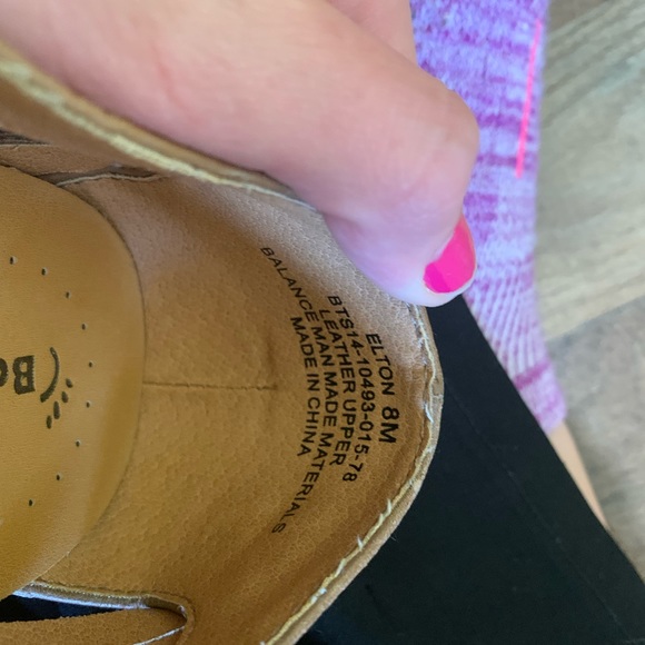 Bare Traps “Elton” tan slip on shoes size size 8M - Picture 5 of 5